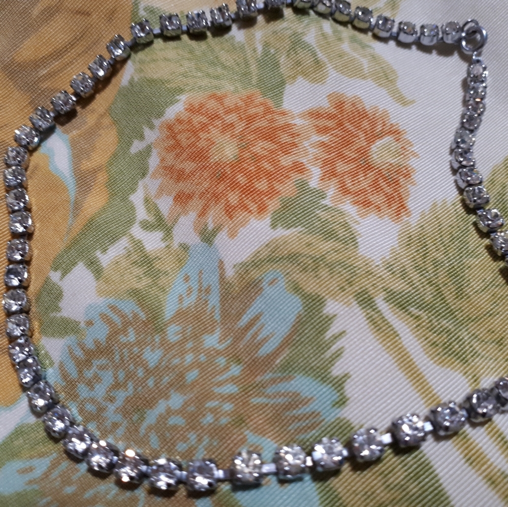 Vintage sparkle necklace